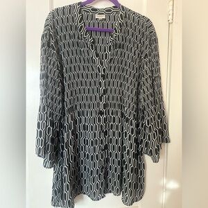 Avenue Black & White Geometric Patterned Sheer Blouse Flared Sleeve Size 22/24